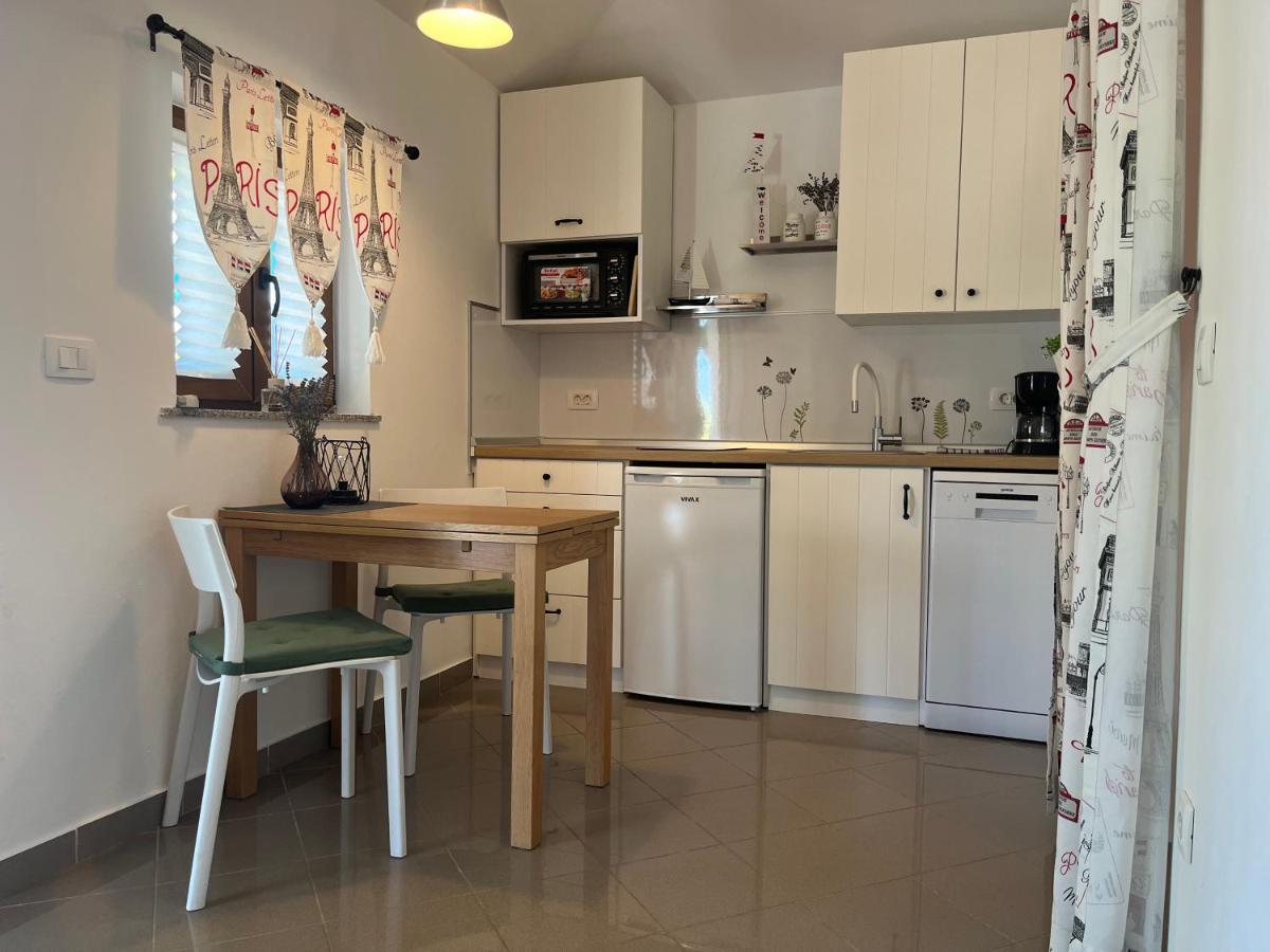 Apartment Cozy&Quiet Rovinj Exterior photo